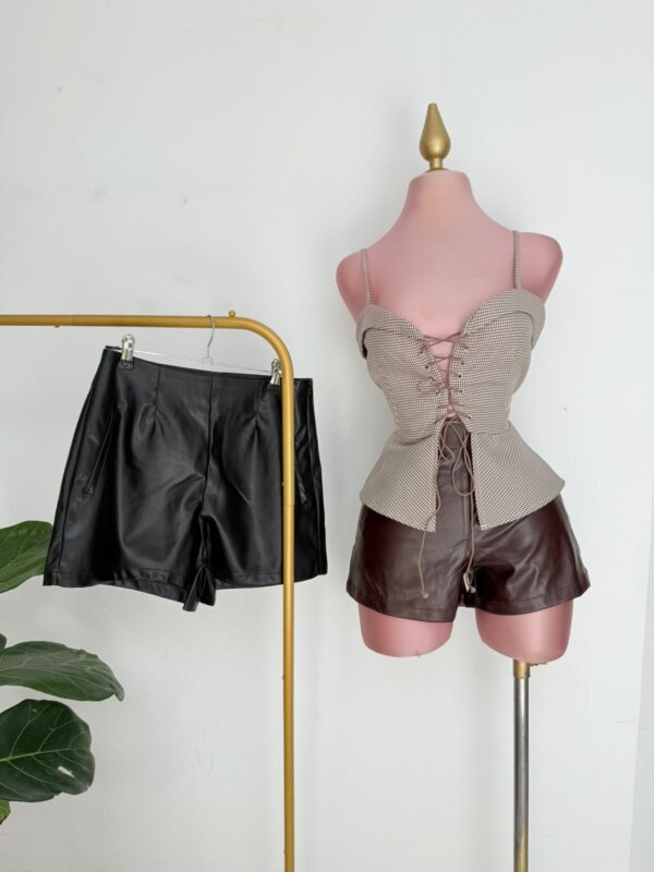 SHORT 044